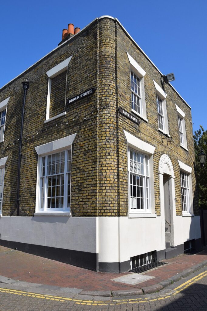 Family-Friendly Neighbourhoods in Lyndhurst