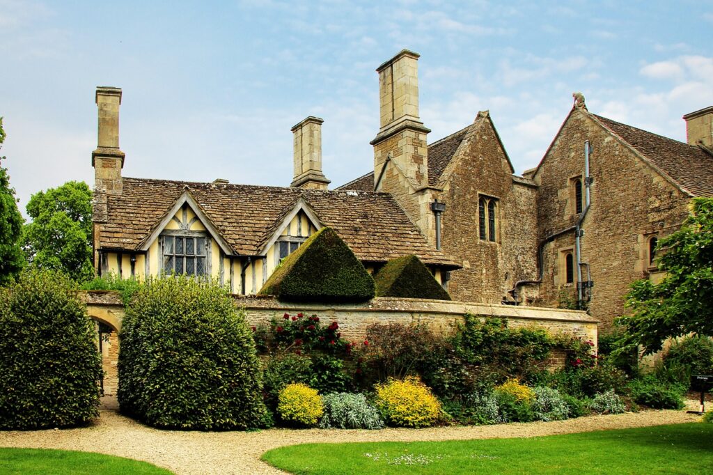 The Financial Benefits of Buying a House in Brockenhurst