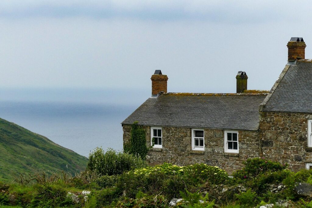 The Pros and Cons of Buying a House in Beaulieu