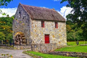 Coastal Buyer’s Checklist Flood Risk, Surveys & Insurance for Lymington Homes