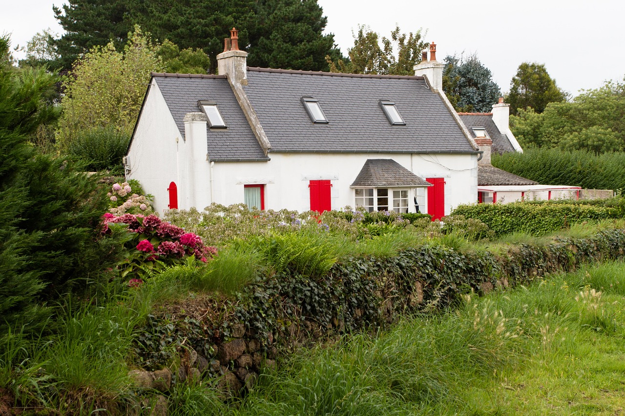 Downsizing in Lymington Where to Find Bungalows & Low‑Maintenance Luxury Homes